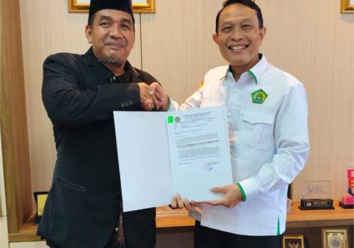 SK Prodi KPI bersama Direktur Diktis Kementerian Agama RI (Prof. Sohiron, Ph.D)